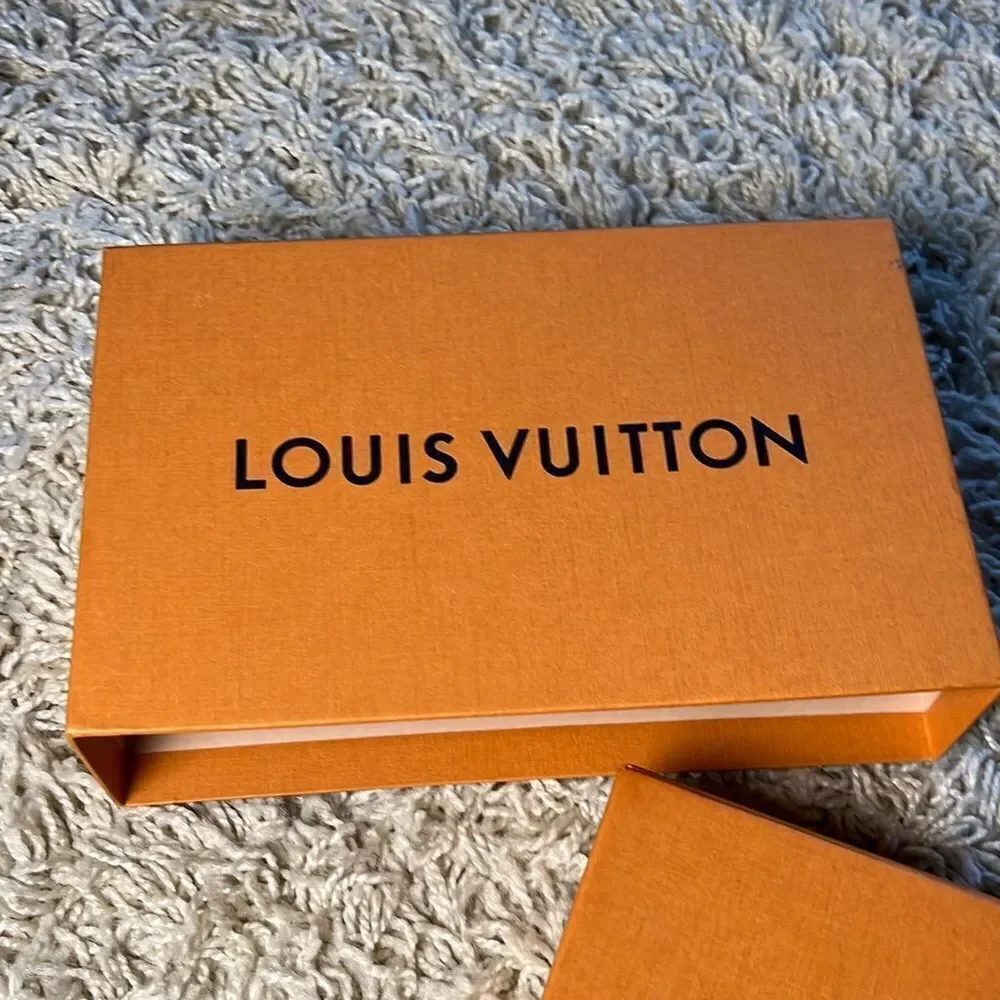 Authentic louis-vuitton box medium